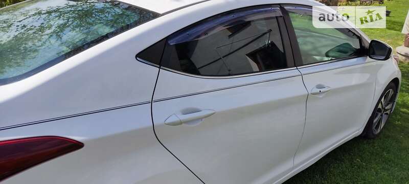 Седан Hyundai Elantra 2014 в Ивано-Франковске