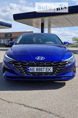 Седан Hyundai Elantra 2023 в Дніпрі