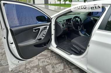 Седан Hyundai Elantra 2015 в Светловодске