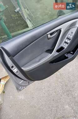 Седан Hyundai Elantra 2012 в 