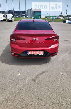 Седан Hyundai Elantra 2019 в Львові