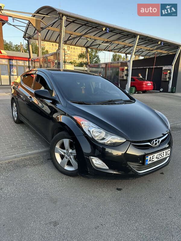 Седан Hyundai Elantra 2014 в Днепре
