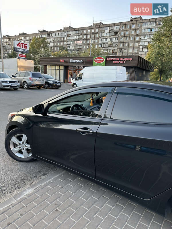 Седан Hyundai Elantra 2014 в Днепре