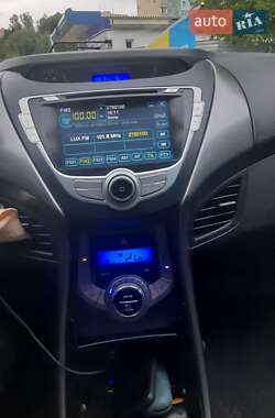 Седан Hyundai Elantra 2013 в 