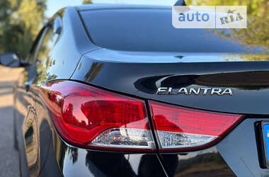 Седан Hyundai Elantra 2011 в Днепре