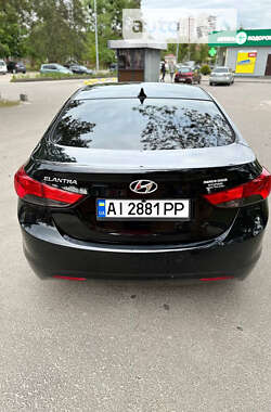 Седан Hyundai Elantra 2013 в Києві