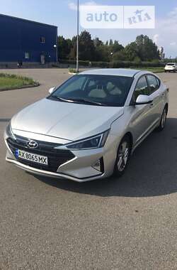 Седан Hyundai Elantra 2019 в Харкові