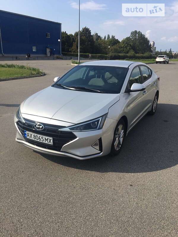 Седан Hyundai Elantra 2019 в Харкові