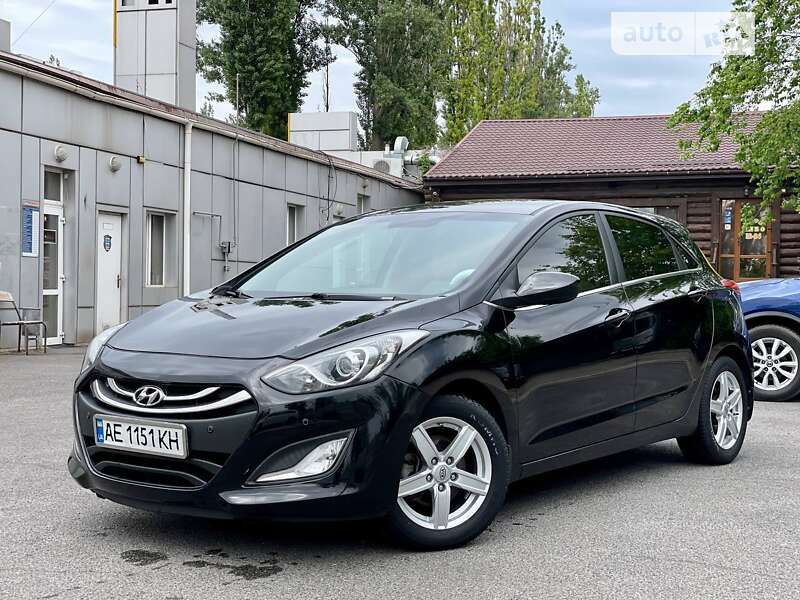 Седан Hyundai Elantra 2012 в Кривом Роге