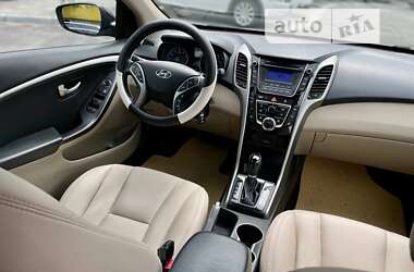 Седан Hyundai Elantra 2012 в Кривому Розі