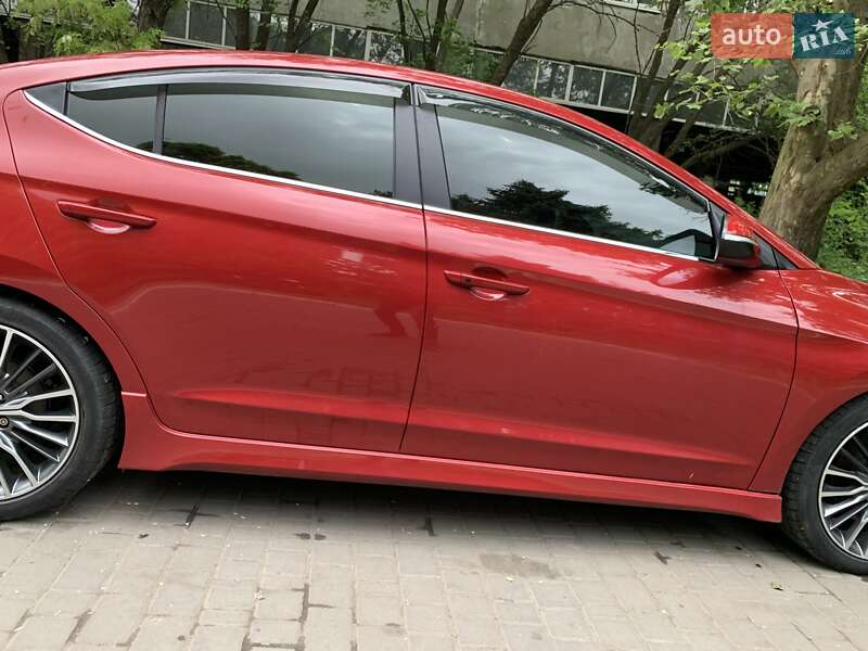Седан Hyundai Elantra 2017 в Одессе