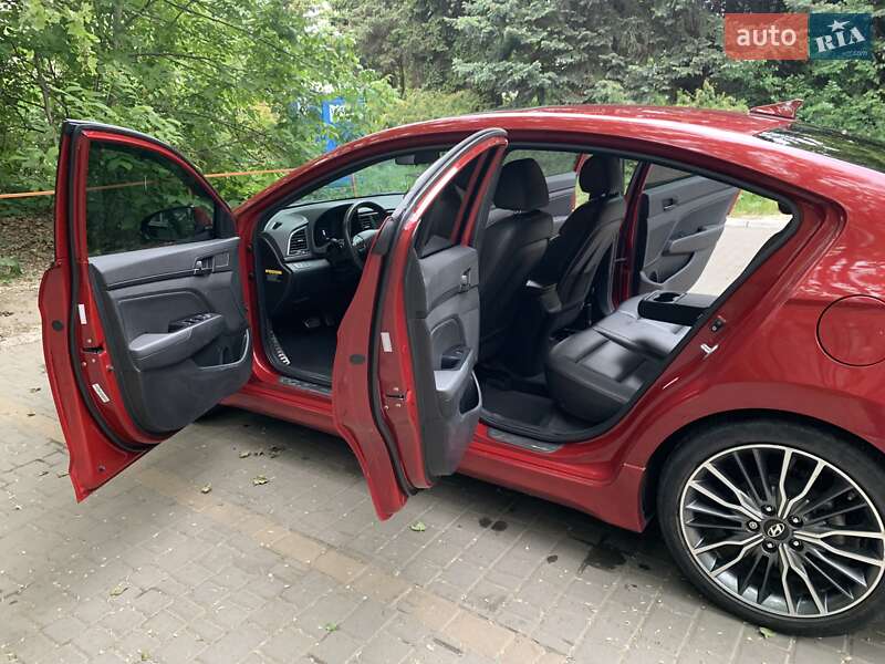 Седан Hyundai Elantra 2017 в Одессе