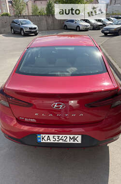Седан Hyundai Elantra 2020 в Вишневом