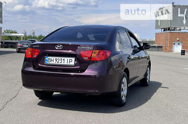 Седан Hyundai Elantra 2008 в Киеве