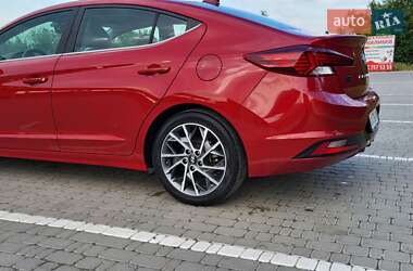 Седан Hyundai Elantra 2018 в 