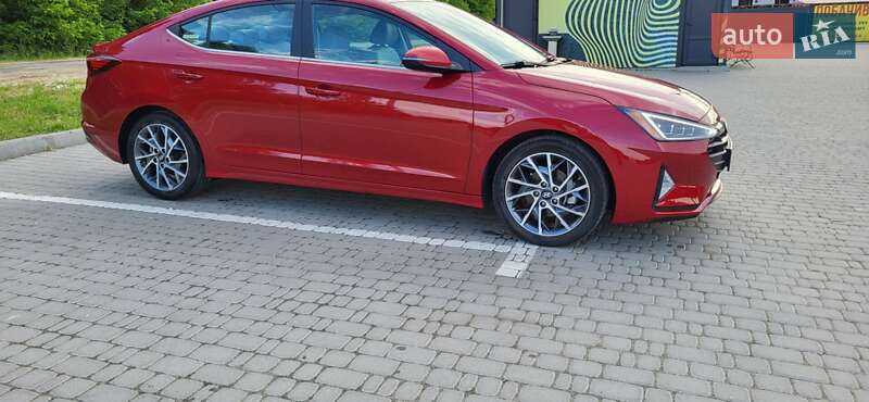 Седан Hyundai Elantra 2018 в 