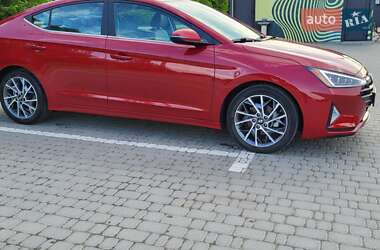 Седан Hyundai Elantra 2018 в 