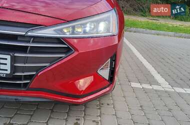 Седан Hyundai Elantra 2018 в 