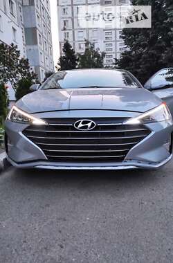 Седан Hyundai Elantra 2020 в Києві