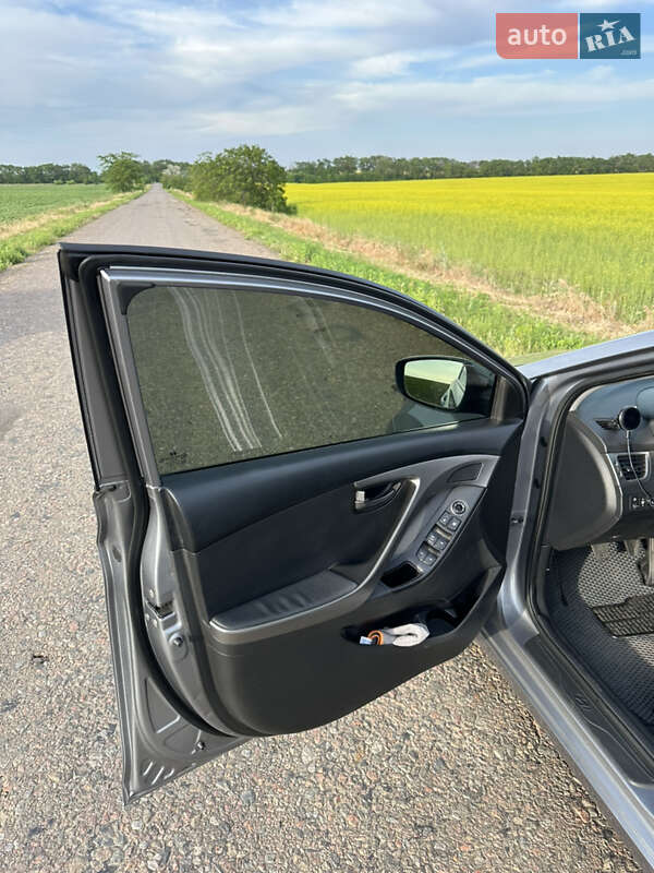 Седан Hyundai Elantra 2013 в Одессе
