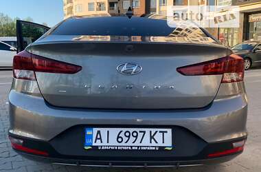 Седан Hyundai Elantra 2018 в Києві