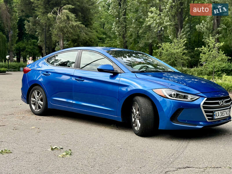 Седан Hyundai Elantra 2016 в Києві
