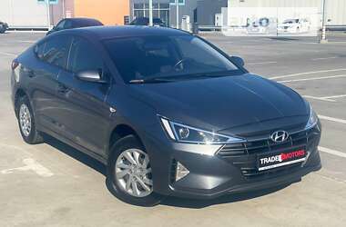 Седан Hyundai Elantra 2019 в Києві