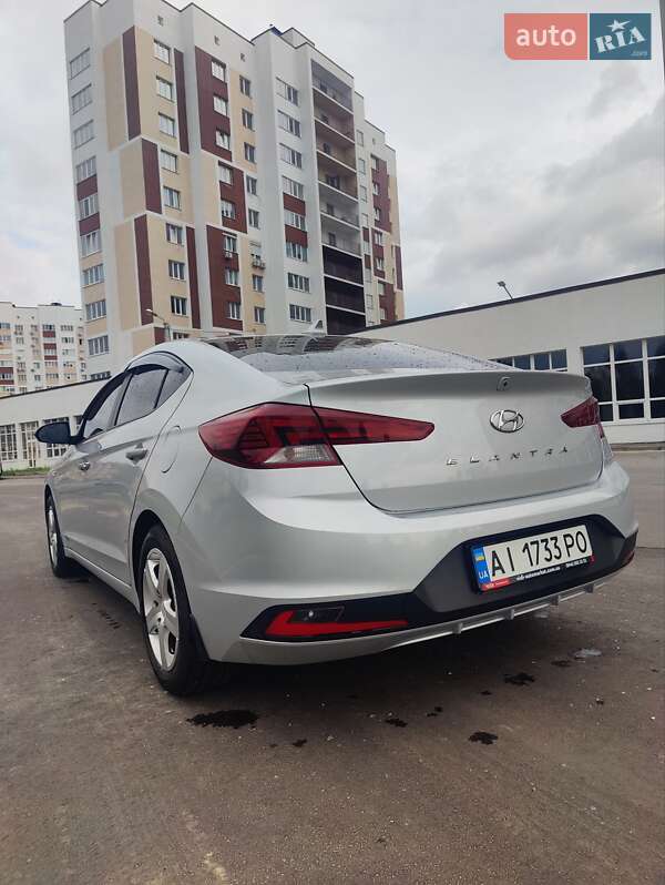 Седан Hyundai Elantra 2019 в Киеве