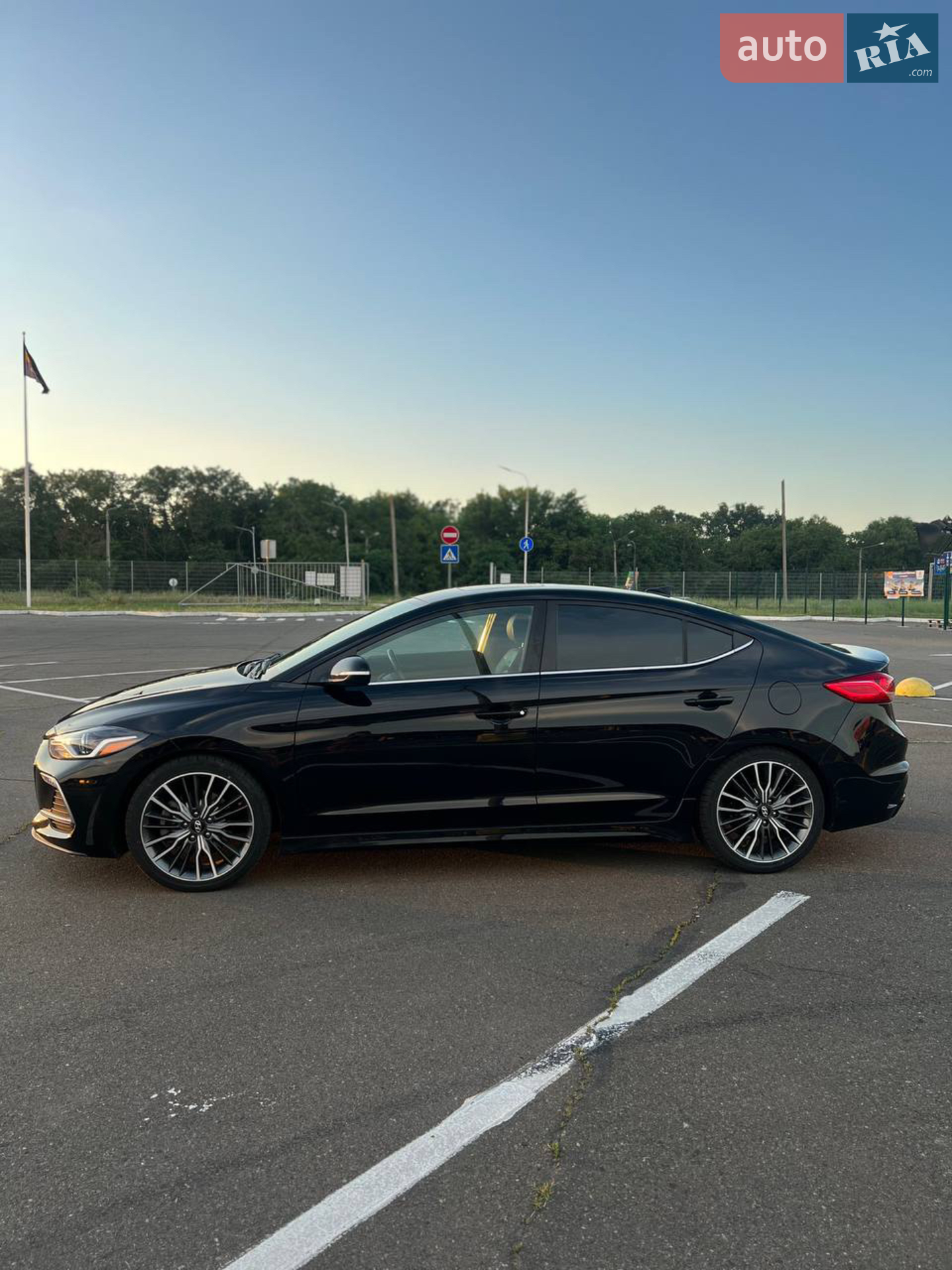 2017 Hyundai Elantra - мініатюра 6