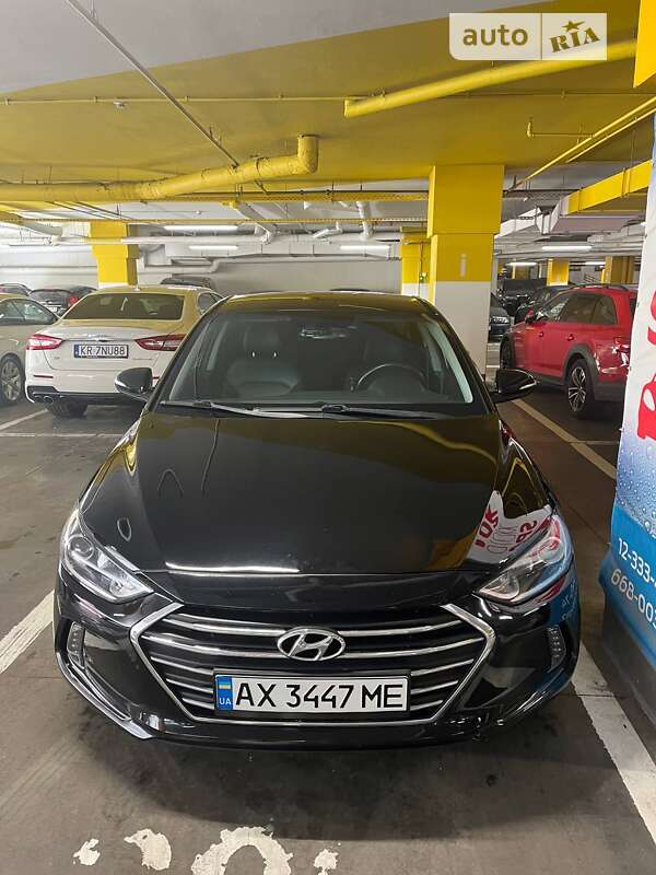 Седан Hyundai Elantra 2016 в Львове