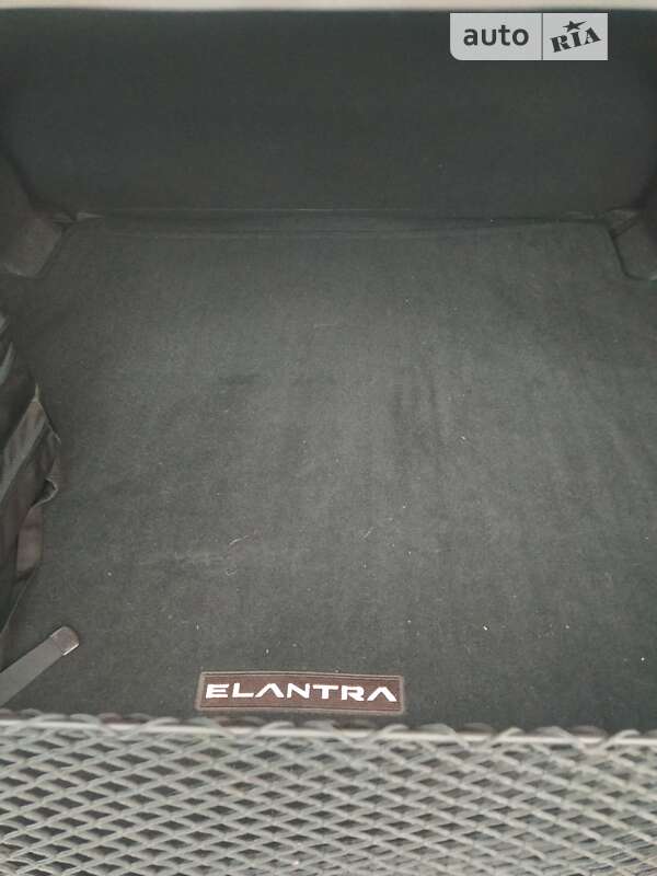 Седан Hyundai Elantra 2021 в Кривом Роге