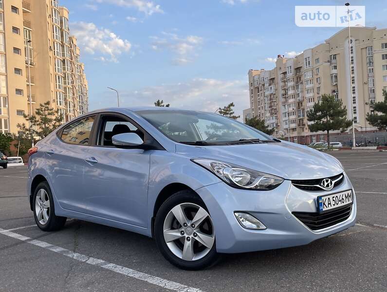 Седан Hyundai Elantra 2012 в Миколаєві