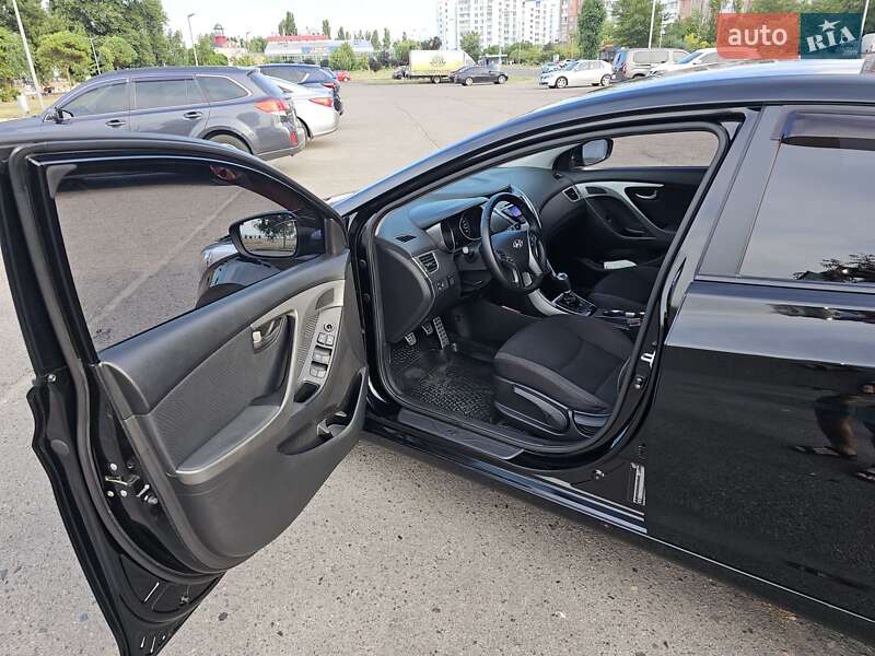 Седан Hyundai Elantra 2012 в Черкассах