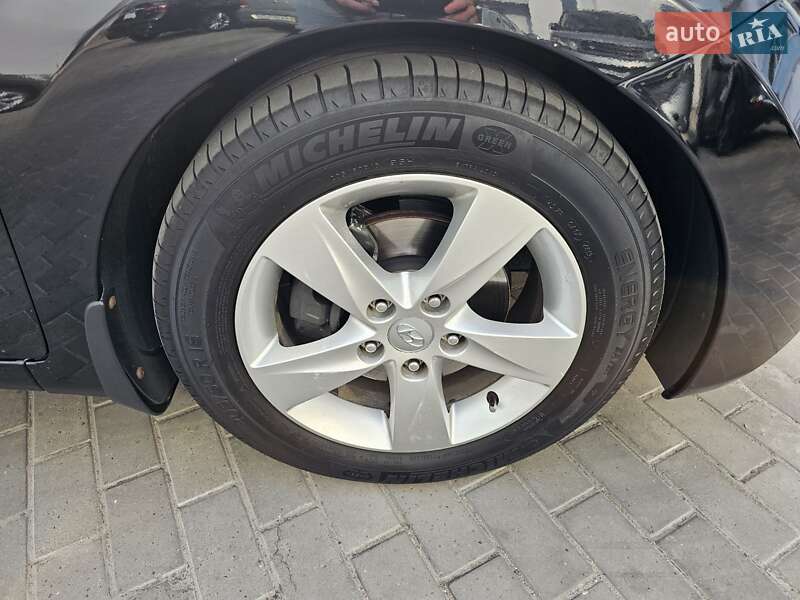 Седан Hyundai Elantra 2012 в Черкассах
