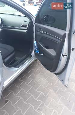 Седан Hyundai Elantra 2018 в Хмельницком