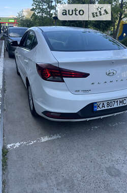 Седан Hyundai Elantra 2018 в Києві