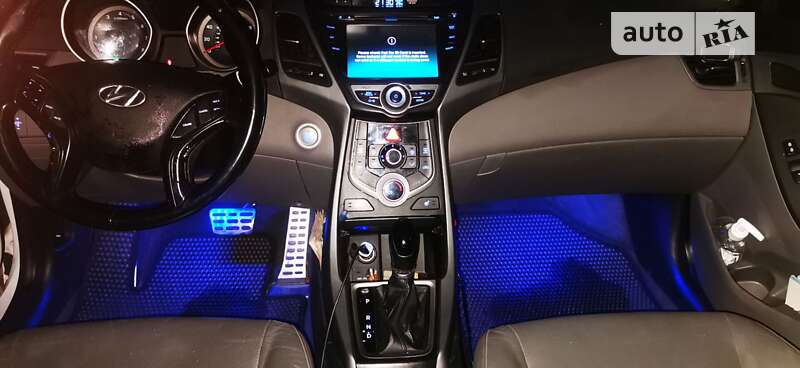Седан Hyundai Elantra 2014 в Николаеве