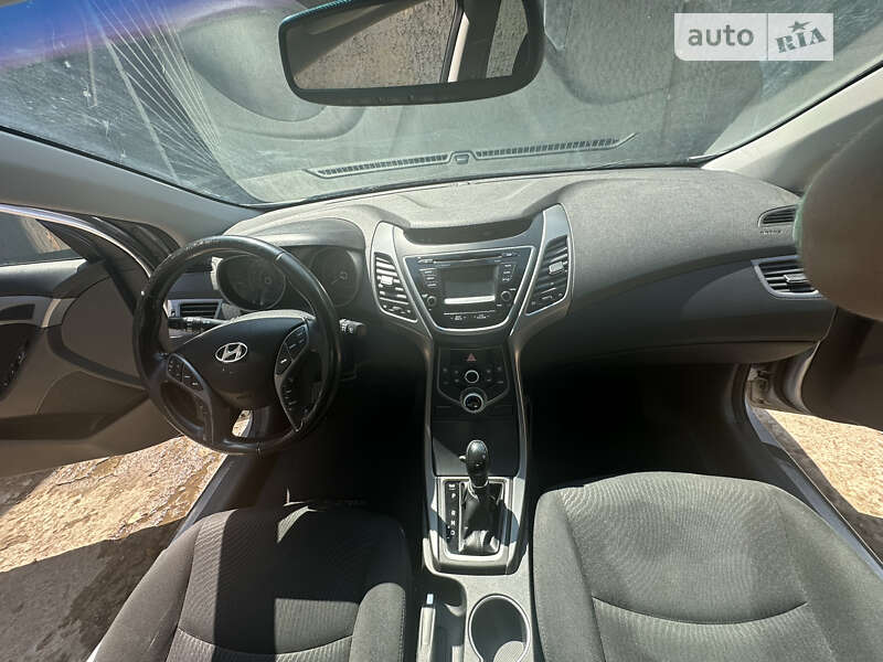 Седан Hyundai Elantra 2014 в Зеленодольской