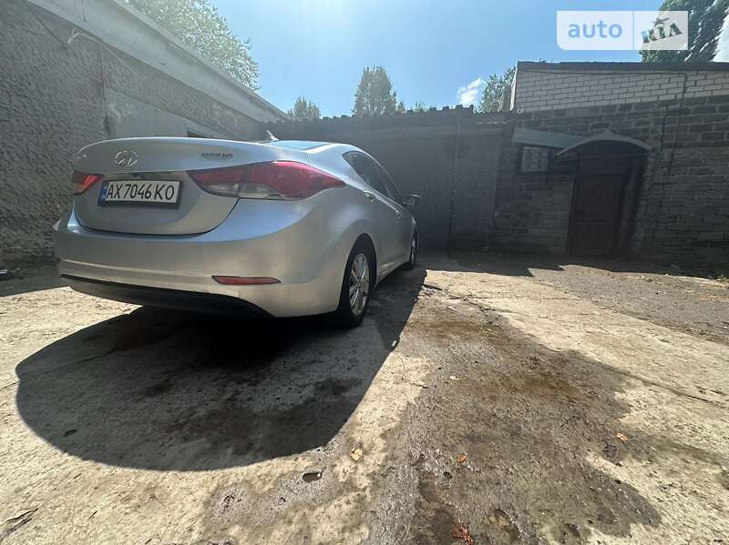 Седан Hyundai Elantra 2014 в Зеленодольской