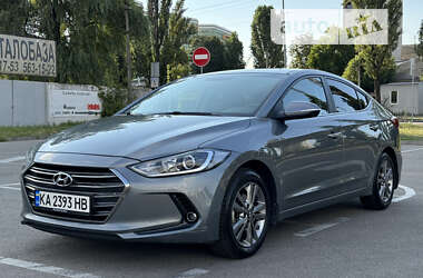 Седан Hyundai Elantra 2017 в Киеве