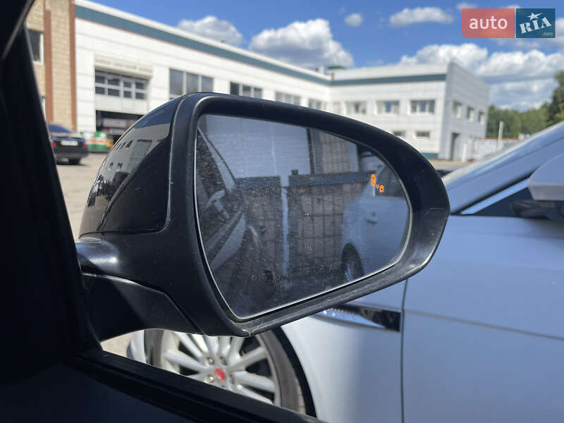 Седан Hyundai Elantra 2017 в Киеве