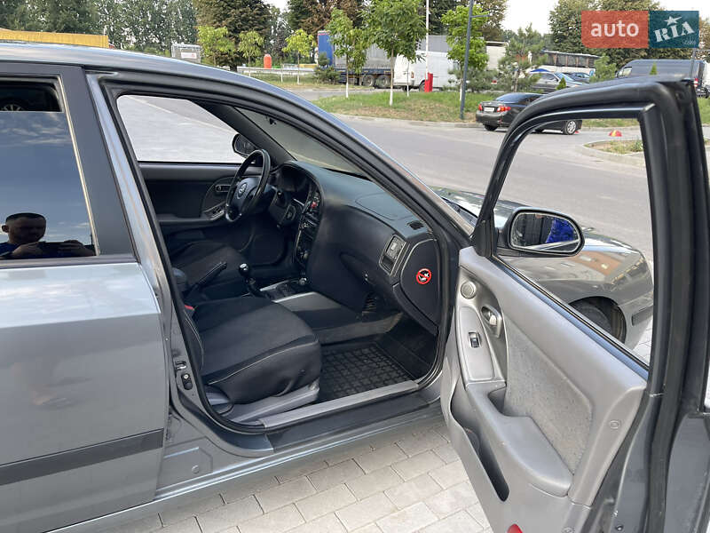 Седан Hyundai Elantra 2010 в Виннице