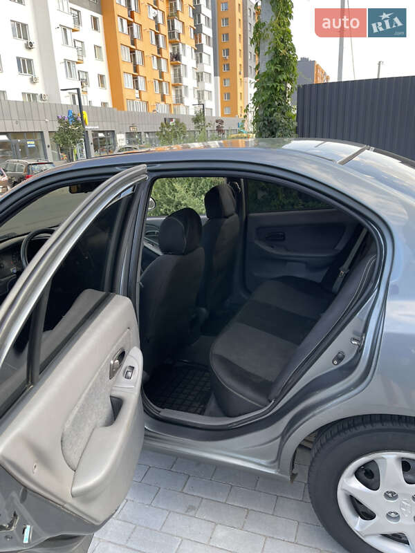 Седан Hyundai Elantra 2010 в Виннице