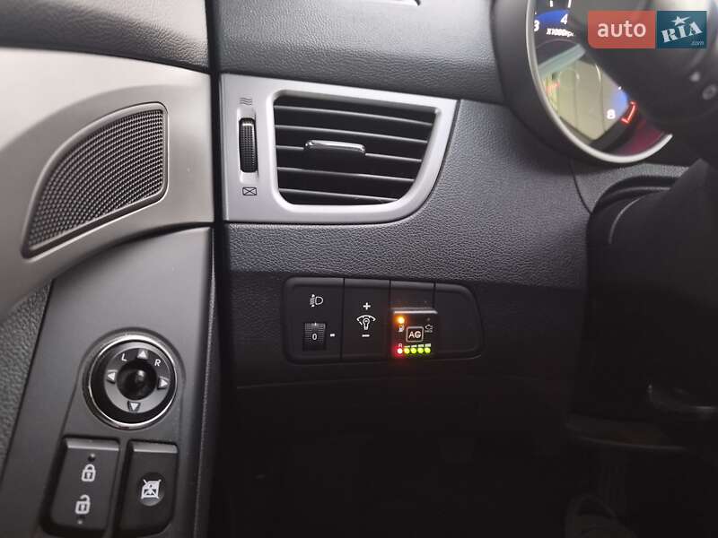 Седан Hyundai Elantra 2012 в Умани