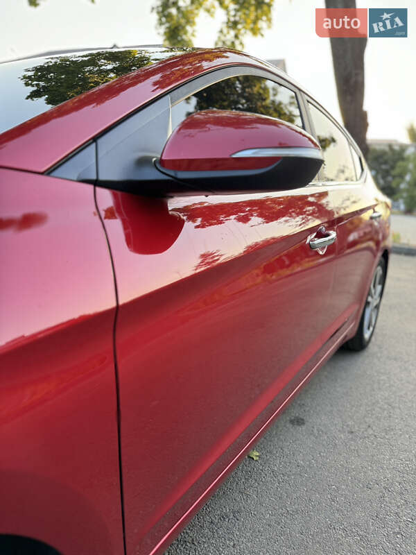 Седан Hyundai Elantra 2016 в Днепре