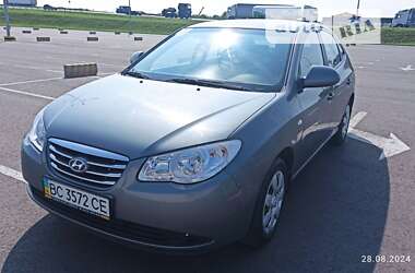 Седан Hyundai Elantra 2010 в Львове