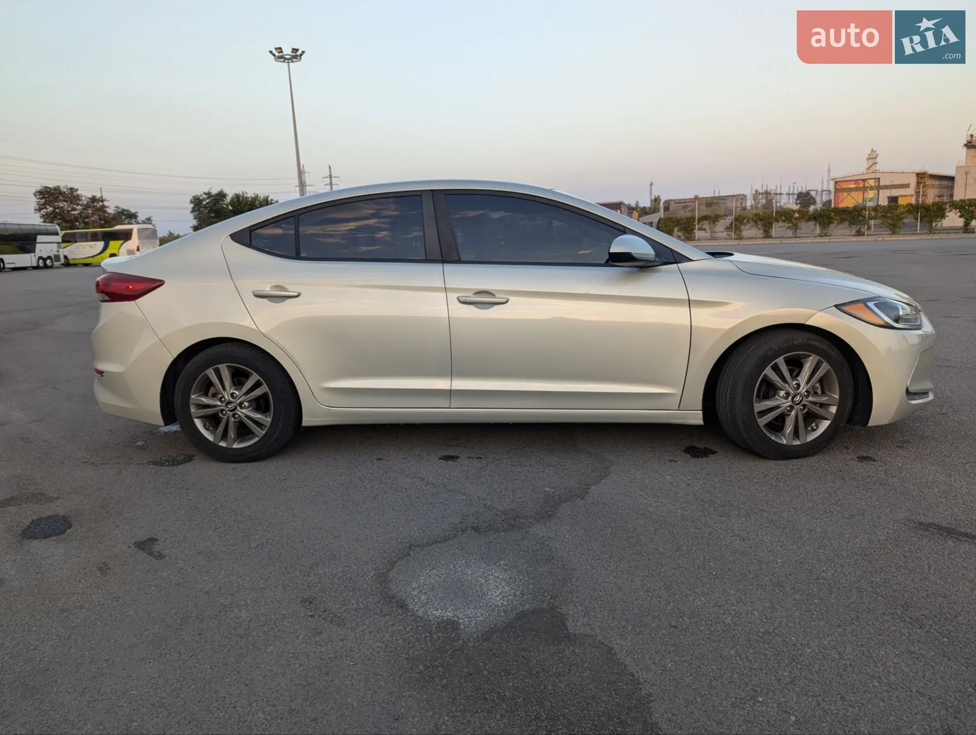 2017 Hyundai Elantra - мініатюра 4