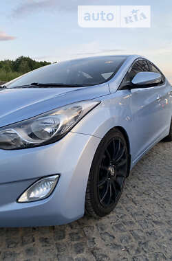 Седан Hyundai Elantra 2013 в Львове