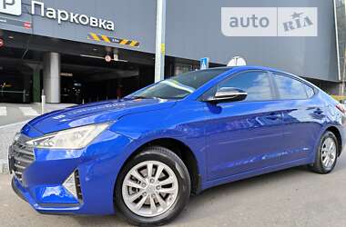 Седан Hyundai Elantra 2020 в Києві