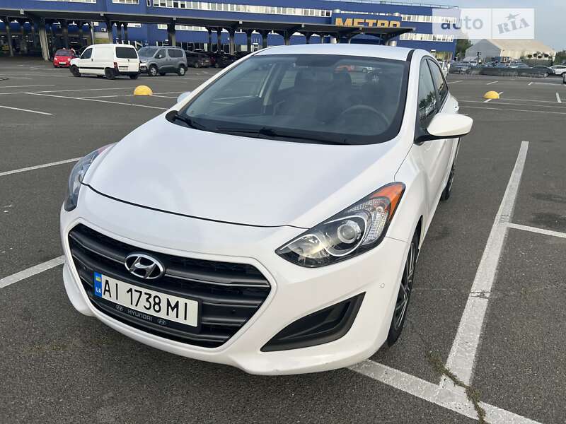 Хетчбек Hyundai Elantra 2015 в Києві